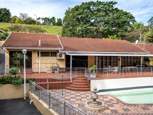 5 Bed House in Atholl Heights