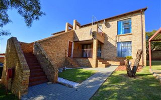 2 Bedroom Apartment in Ruimsig