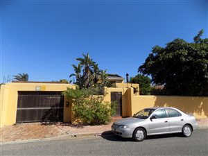 5 Bed House in Bothasig