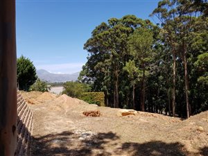 2731 m² Land available in Golden Hill