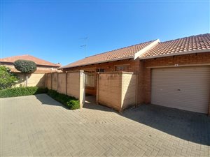 2 Bed Townhouse in Willow Park Manor