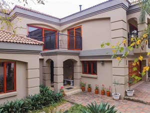 4 Bed House in Blue Gill