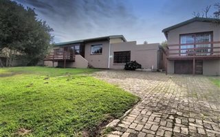 4 Bedroom House in East Bank