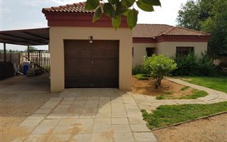 3 Bedroom House in Viljoenskroon