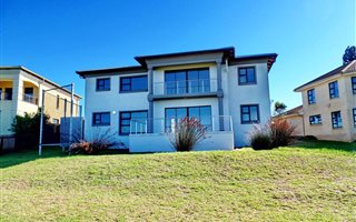 3 Bedroom House in Mossel Bay Golf Estate