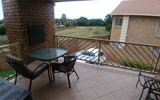 2 Bedroom Simplex in Pierre van Ryneveld