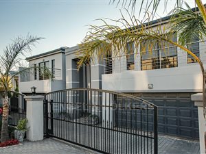 5 Bed House in Kyalami Glen Estate
