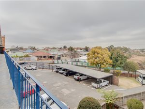 2 Bed Apartment in Rosettenville
