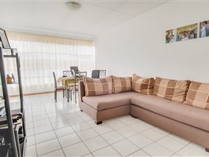 2 Bed Apartment in Rosettenville