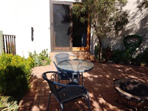 1 Bed Apartment in Lanseria and surrounds