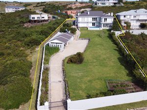 6 Bed House in Whale Rock