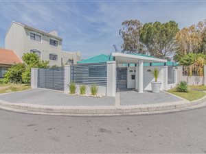 4 Bed House in Claremont