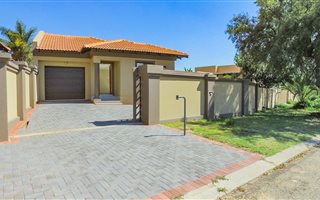 3 Bedroom House in Alberton