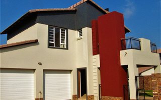 3 Bedroom House in Hazeldean (Silverlakes Surroundings)