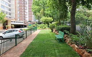 1.5 Bedroom Apartment in Bedfordview