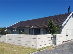 3 Bed House in Sanddrift