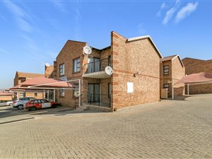 2 Bed Apartment in Naturena