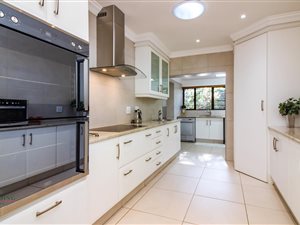 4 Bed House in Kloof