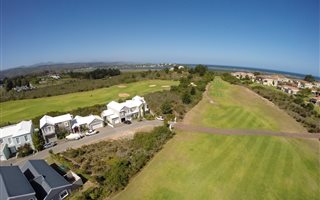 830 m² Land available in Goose Valley