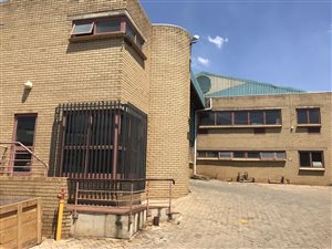 423 m² Industrial space in Gateway Industrial Park