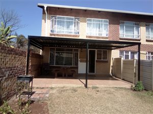 3 Bed Duplex in Rietfontein