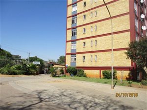 2 Bedroom Flat in Muckleneuk