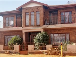 8 Bed House in Actonville