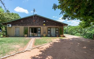 1 m² Farm in White River AH