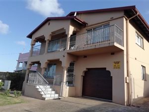 6 Bed House in Palmiet