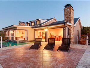 3 Bed House in Pezula Golf Estate
