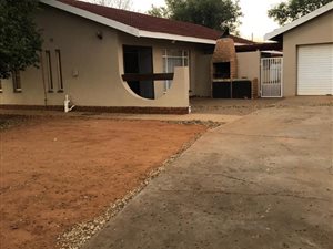 4 Bed House in Riviera Park