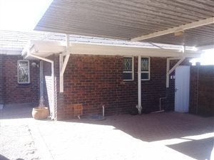 1 Bed Garden Cottage in Constantia Kloof