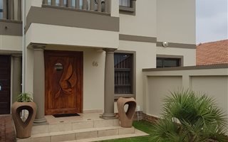 3 Bedroom Duplex in Pomona