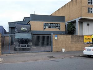 700 m² Commercial space in Jacobs