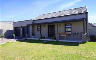 3 Bedroom House in Somerset Country Estate