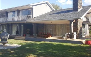 4 Bedroom House in Dan Pienaar