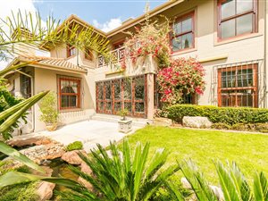4 Bed Cluster in Melrose