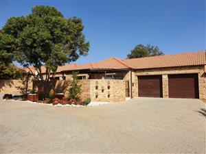 2 Bed Townhouse in Honeydew Ridge