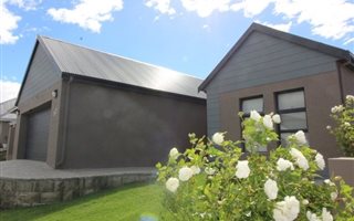 3 Bedroom House in Kraaibosch