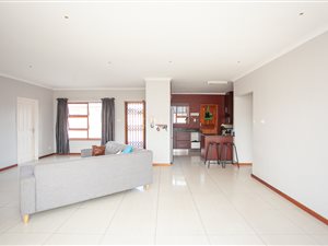 3 Bed Townhouse in Walmer Downs