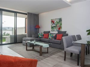 3 Bed Apartment in Paardevlei