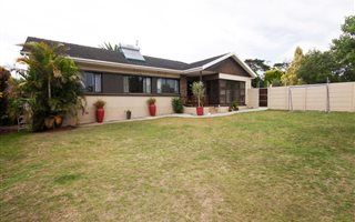 4 Bedroom House in Sunridge Park