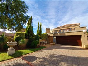 6 Bed House in Irene Farm Villages