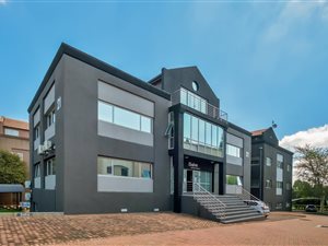 822 m² Commercial space in Sunninghill