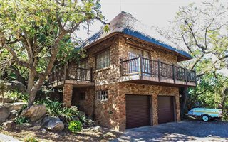 4 Bedroom House in Sonheuwel