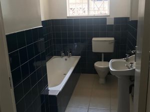 2 Bedroom House in Bezuidenhout Valley