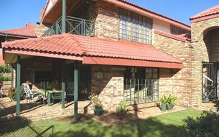 3 Bedroom Townhouse in Potchefstroom Central
