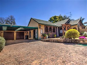 3 Bed House in Van Riebeeck Park
