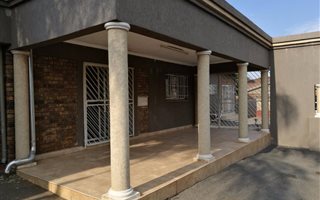 5 Bedroom House in Laudium