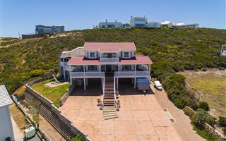 3 Bedroom House in Yzerfontein